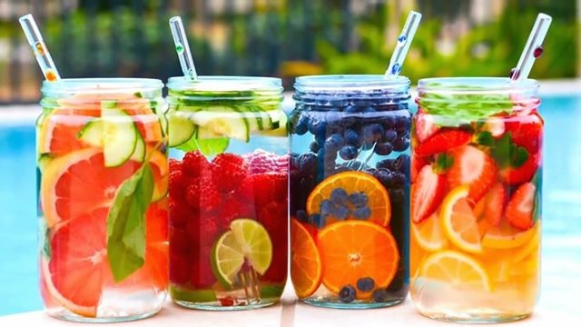 THỰC ĐƠN 7 NGÀY GIẢM MỠ THỪA THẦN TỐC VỚI NƯỚC DETOX TỪ TRÁI CÂY, RAU CỦ